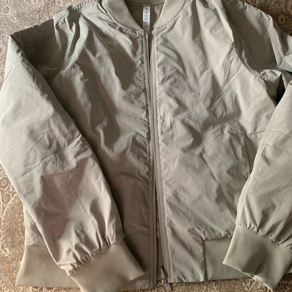 Lululemon Non Stop Bomber - Picture 3 of 3
